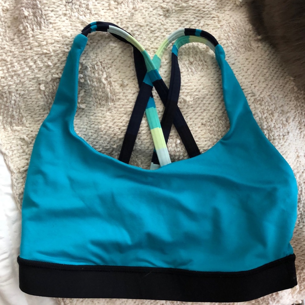 Lululemon sports bra size 4 energy bra